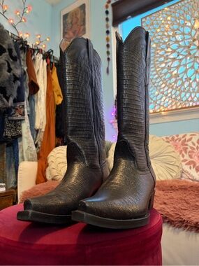 DINGO Black Textured Over-the-Knee Western Boots